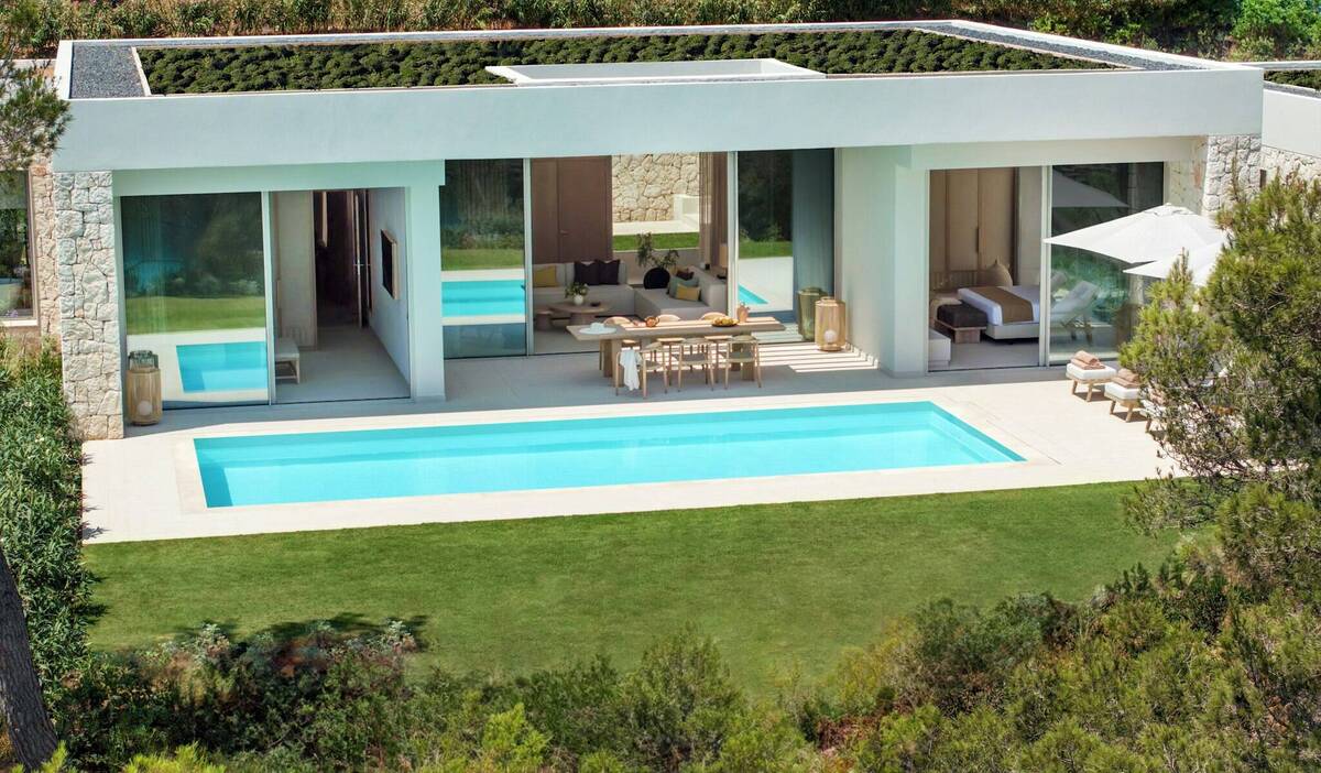 DELUXE THREE BEDROOM RESIDENCE PRIVATE POOL FRONT COASTAL VIEW
