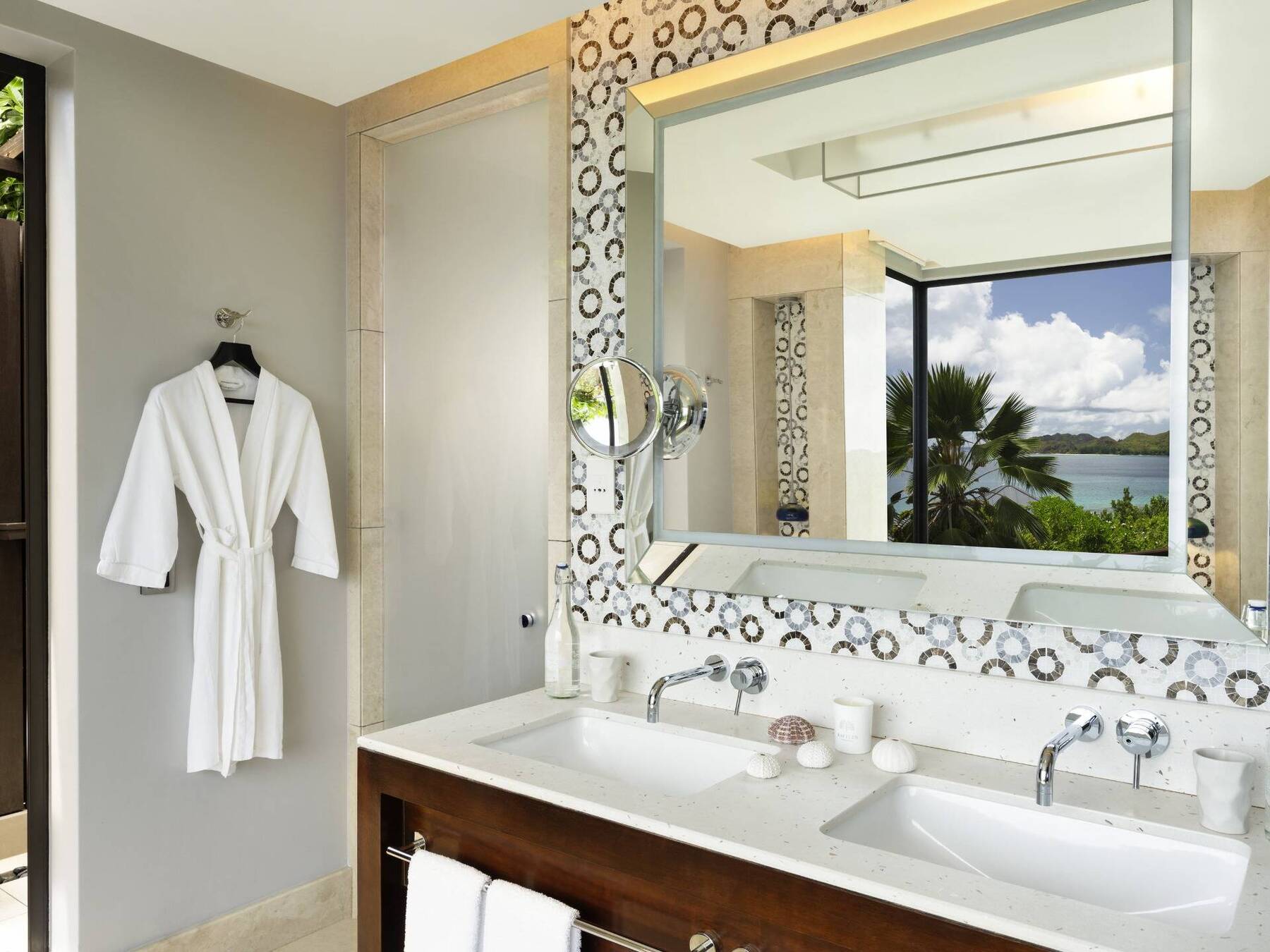 Hillside Garden View Pool Villa - Double