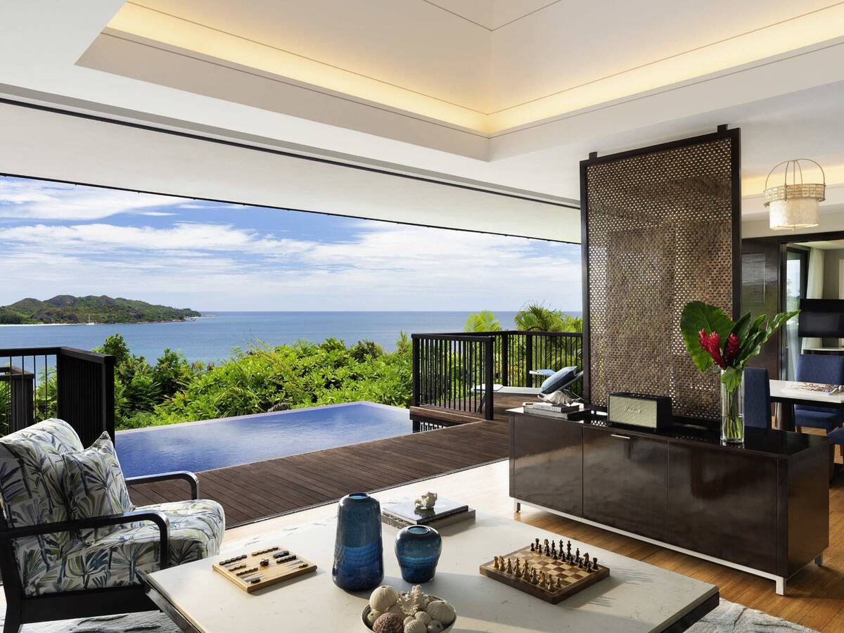Grand Panoramic Pool Villa