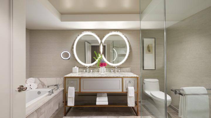 SPA PREMIER KING ROOM
