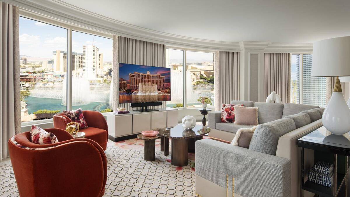 TWO BEDROOM GRAND LAKEVIEW SUITE