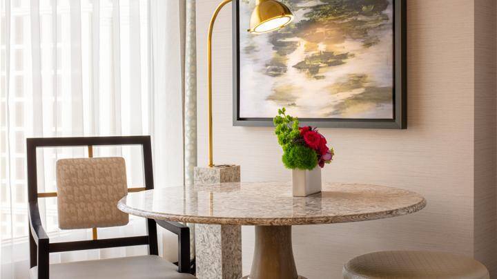 PREMIER KING ROOM