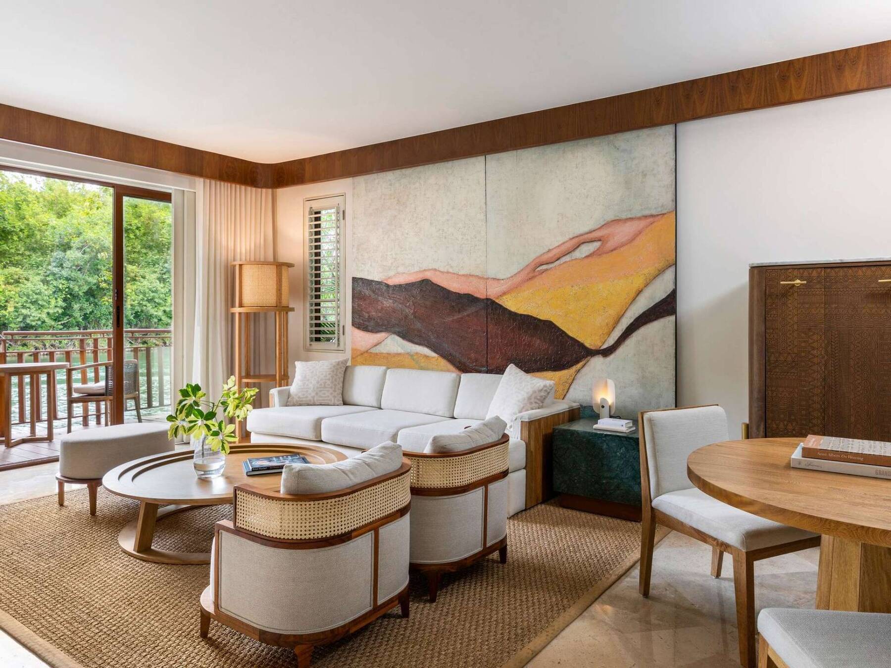 SIGNATURE CASITA SUITE TWO QUEEN
