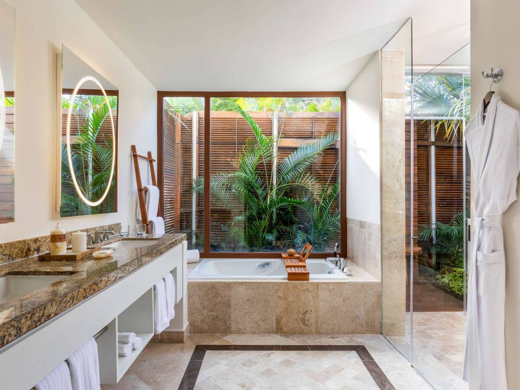 BEACH AREA CASITA KING