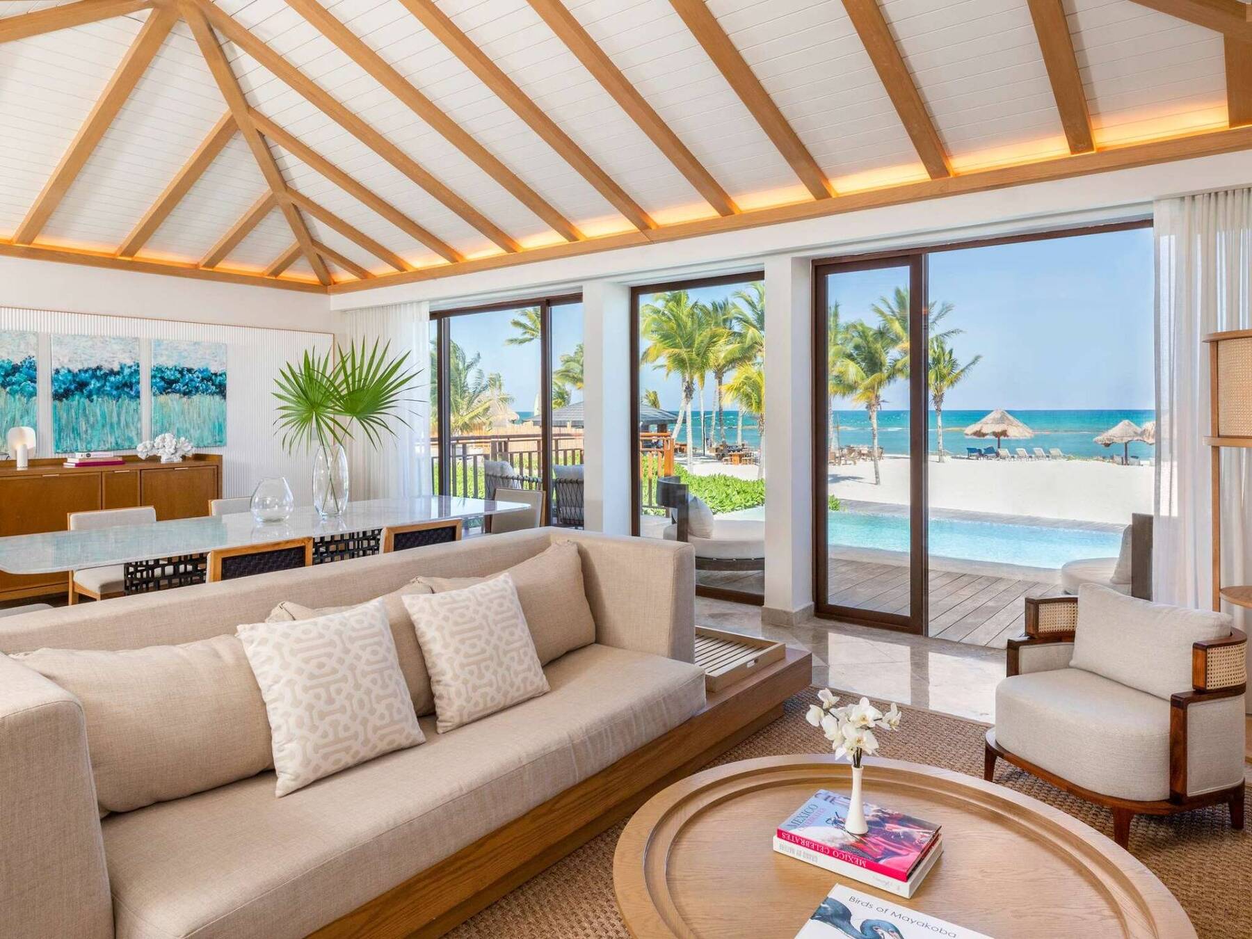 BEACH FRONT PREMIUM SUITE KING