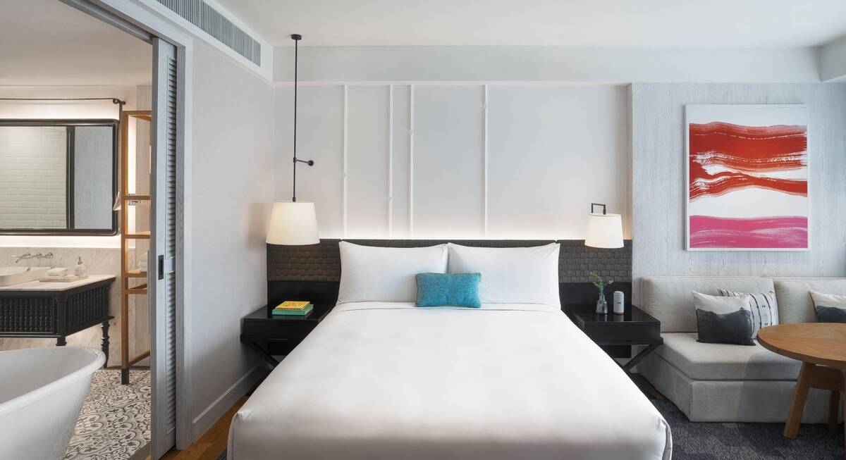 King Essential Sea View Room