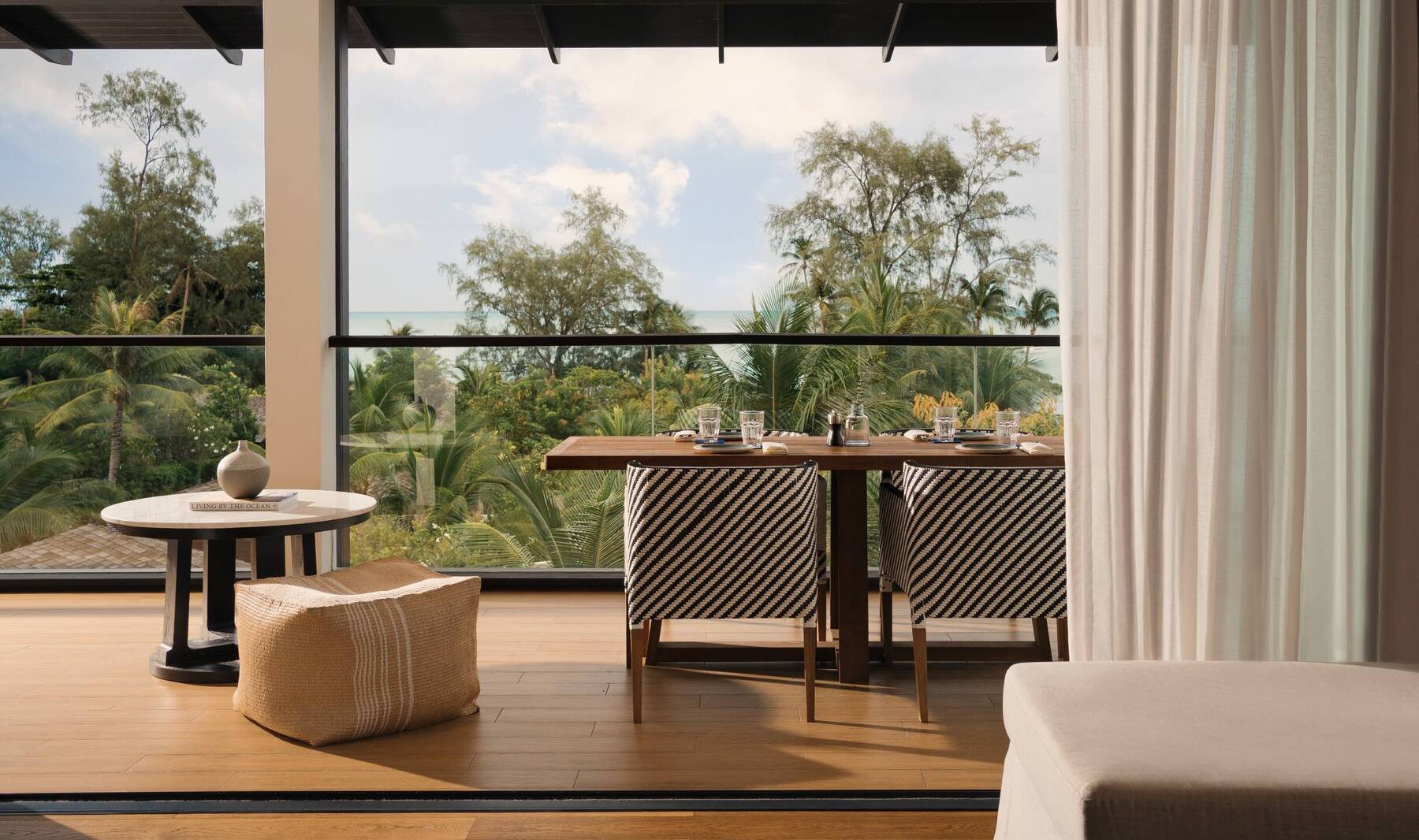 King One Bedroom Suite Sea View