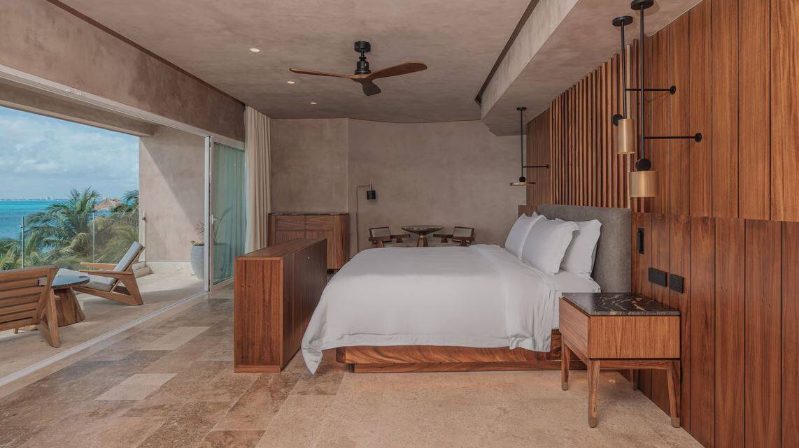 GRAND SUITE OCEANFRONT BALCONY