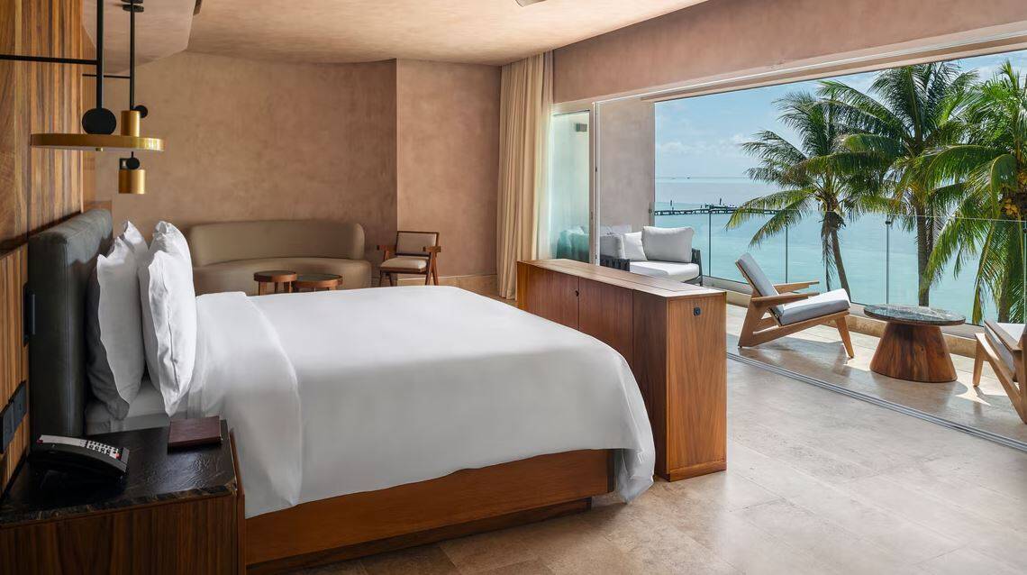 GRAND SUITE OCEANFRONT BALCONY