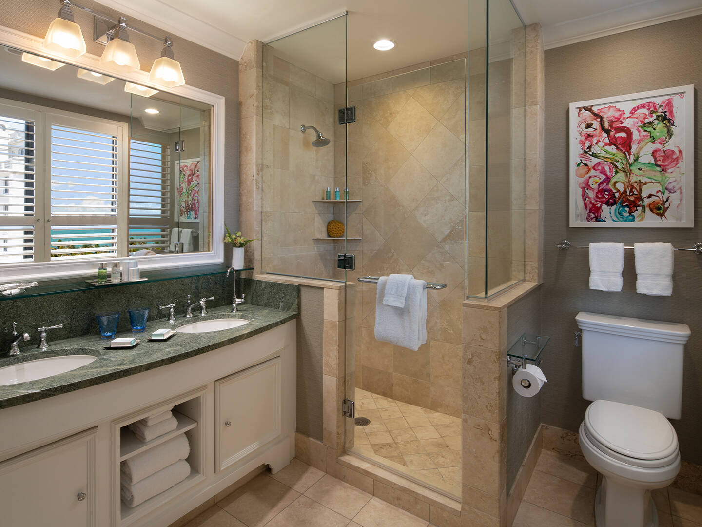 Deluxe King Room with Partial Ocean View