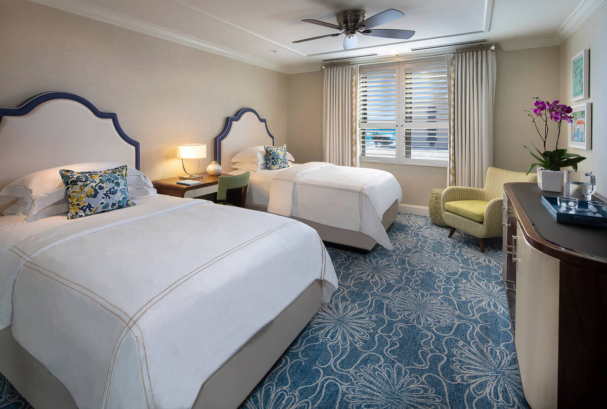 Deluxe Double Room with Partial Ocean View
