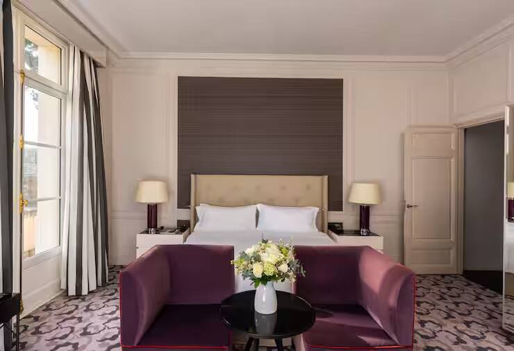 Palace King Superior Mansard Room