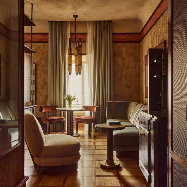 JUNIOR SUITE