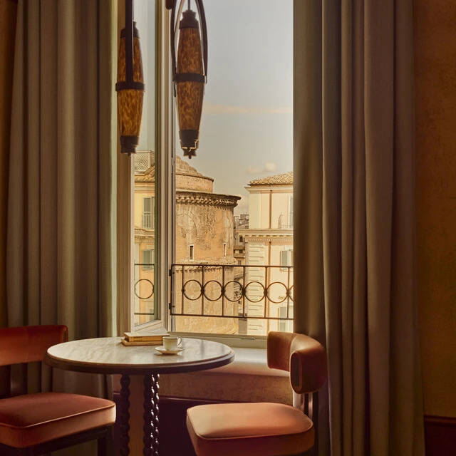 JUNIOR SUITE WITH MINERVA SQUARE VIEWS