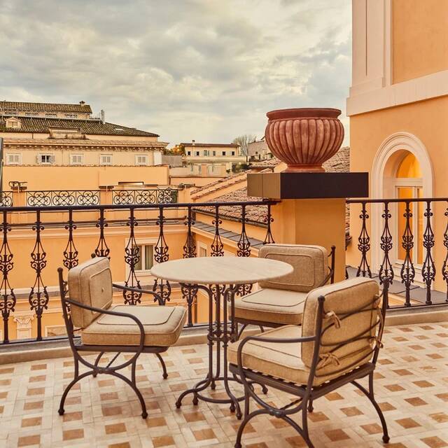 JUNIOR SUITE WITH TERRACE