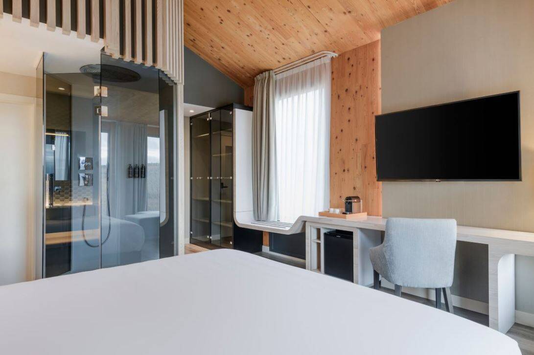 JUNIOR SUITE RIVER VIEW KING