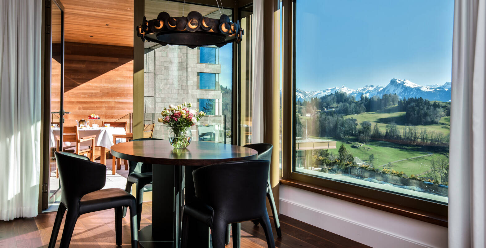 Contemporary Lake View Spa Suite