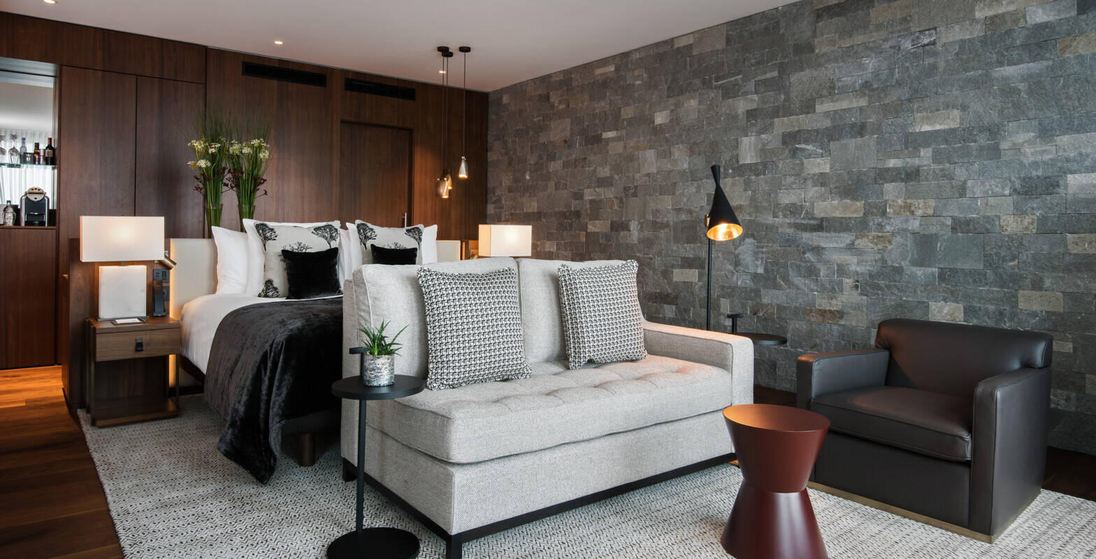 Contemporary Lake View Royal Suite