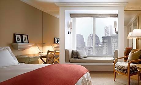 Stockton Street Deluxe Room