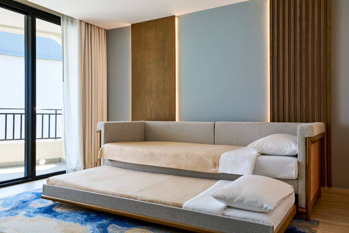 EXECUTIVE ONE BEDROOM SUITE WITH SOFA BED, BALCONY