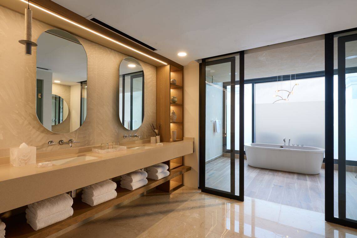 PRESIDENTIAL ONE BEDROOM SUITE WITH SOFA BED, BALCONY
