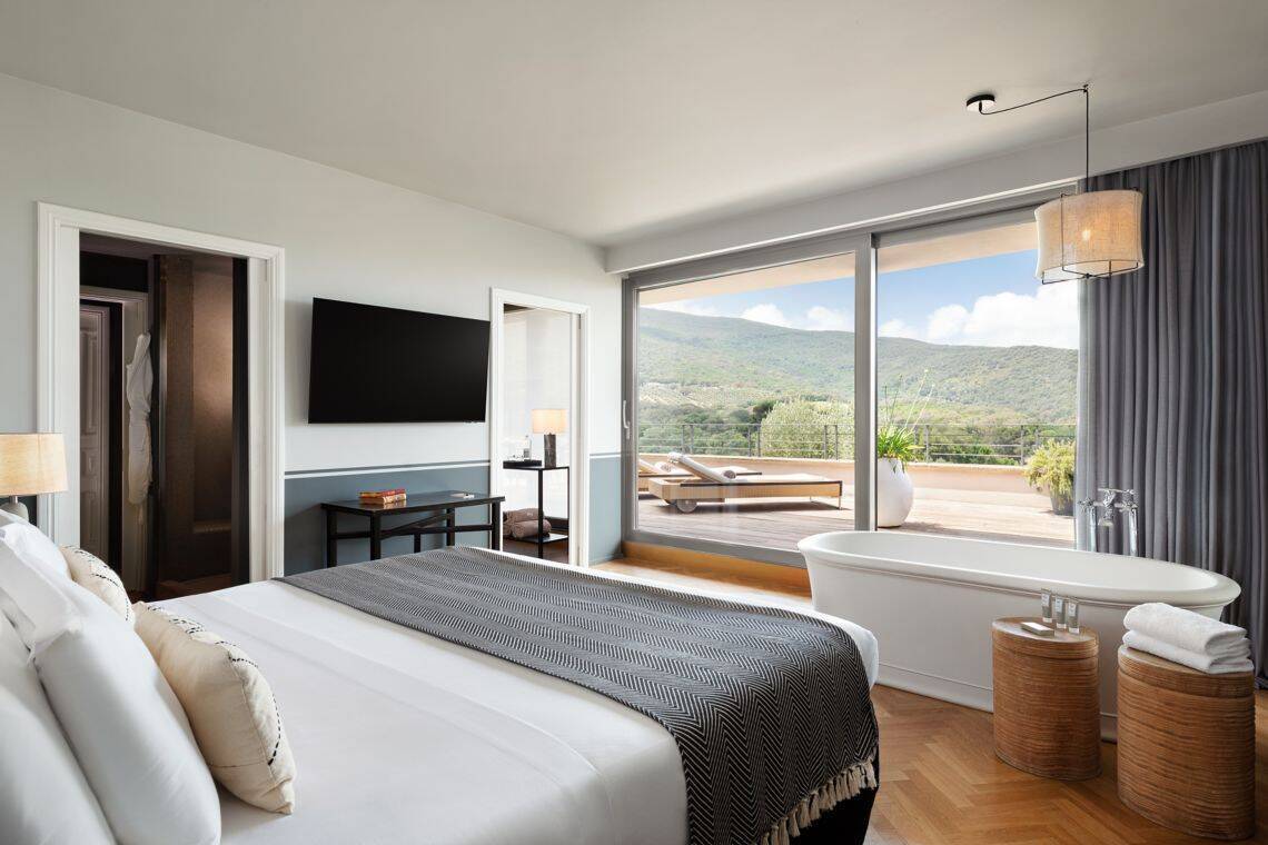 Deluxe Suite Golf View Terrace