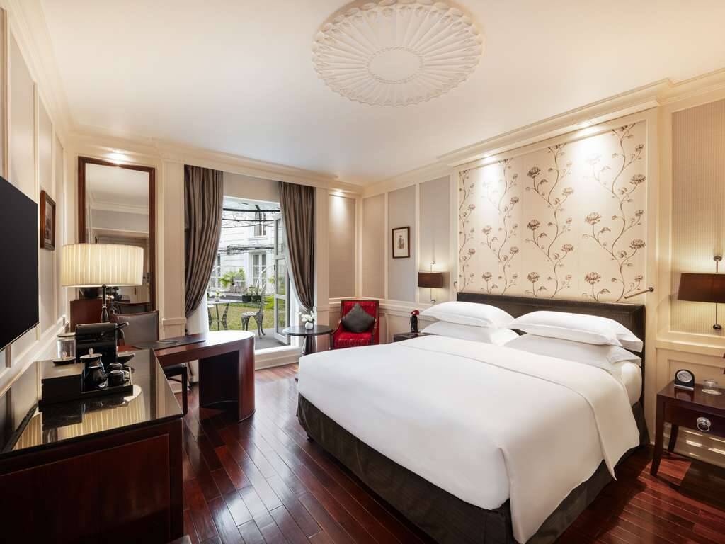 Opera Wing - Premium Queen Room