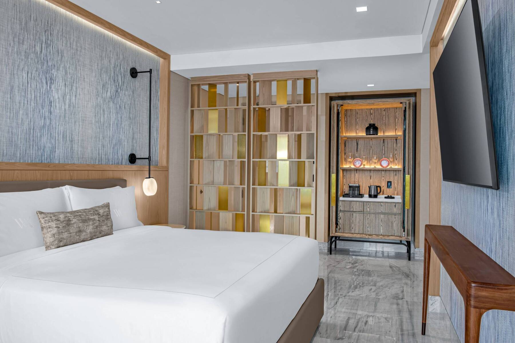 OCEAN FRONT VIEW KING GUESTROOM