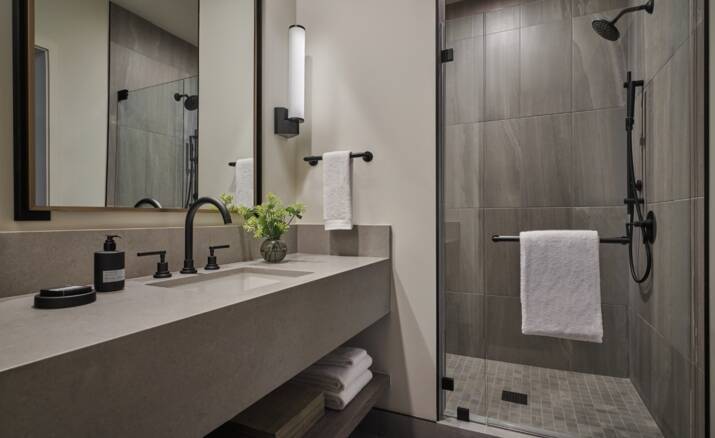 TWO BEDROOM RESIDENCES PEAK VIEW KING/BUNK
