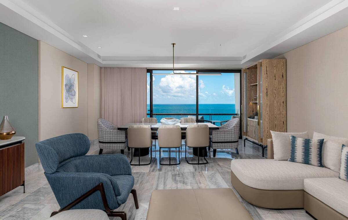 DELUXE OCEAN FRONT SUITE WITH KING