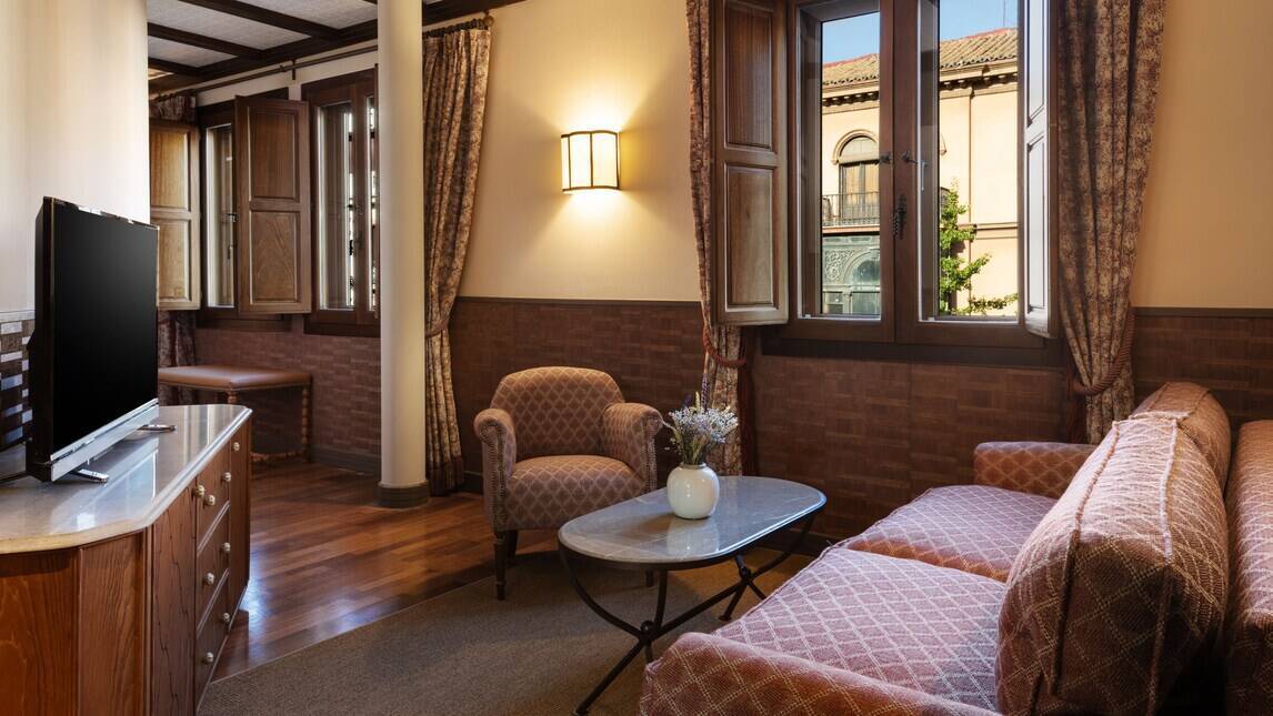 Suite King Grand Via View 
