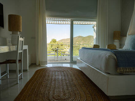 Ocean and Mountain View Suite