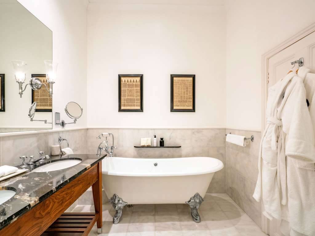 GRAND SUITE