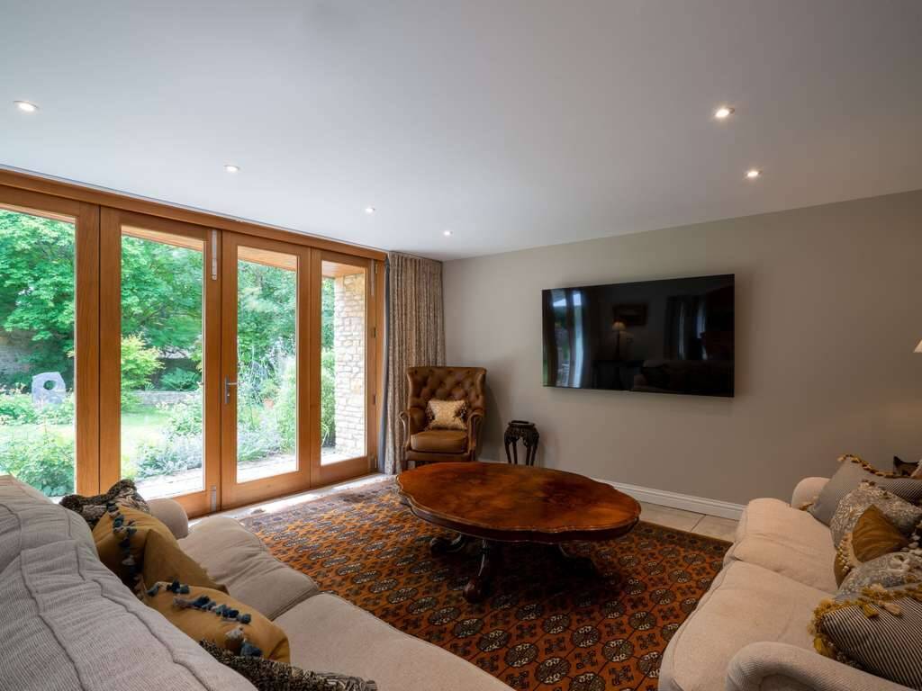 GRAND TWO BEDROOM COTTAGE 