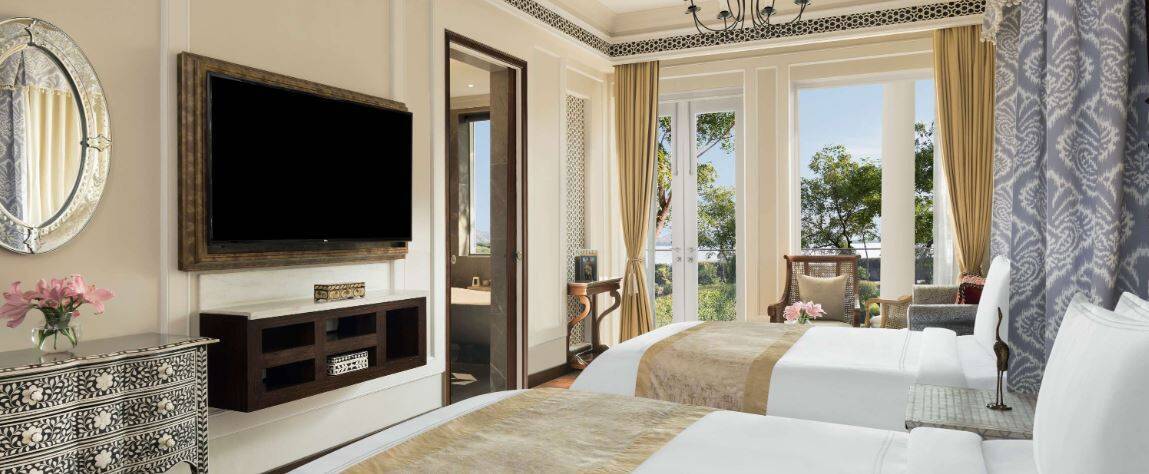 FLAMINGO SIGNATURE ROOM WITH PLUNGE POOL TWIN BED