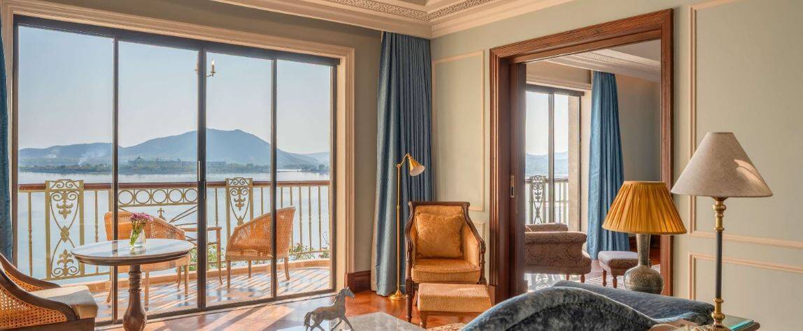 RAFFLE LAKESHORE MANOR - NON ISLAND SUITE