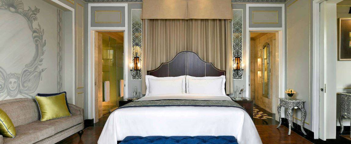 RAFFLES MANOR SUITE