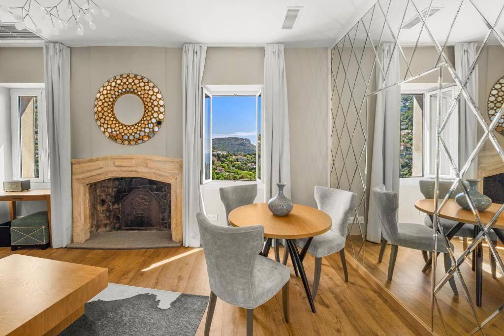 Elegance Room