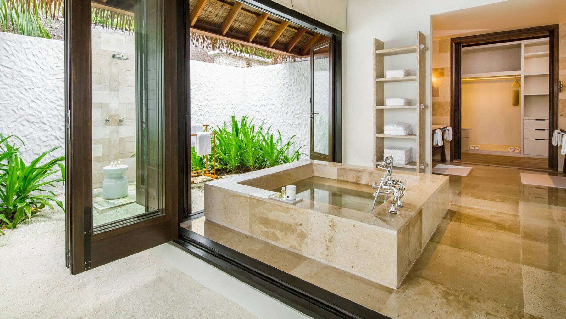 BEACH SUITE