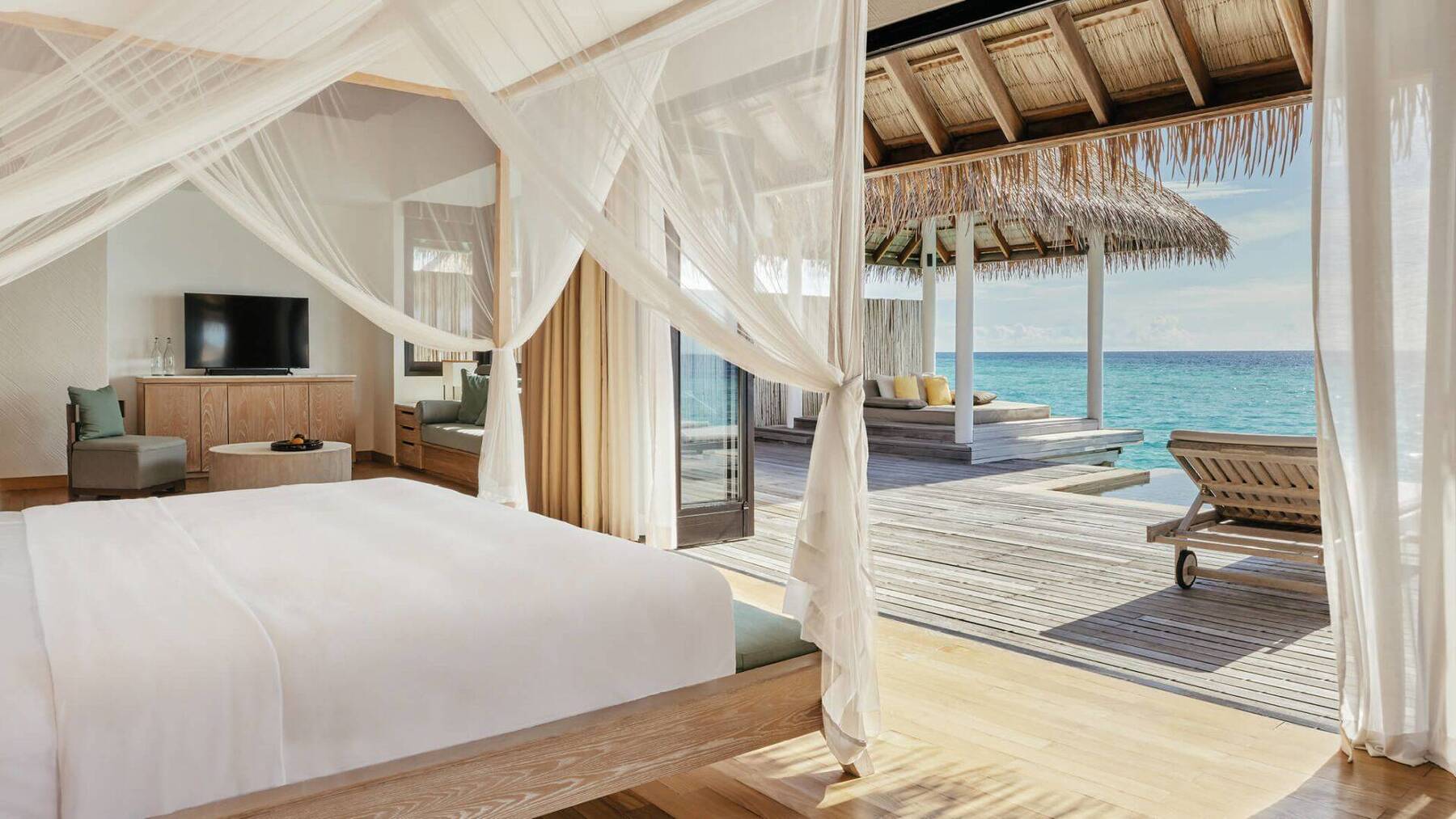 WATER SUITE