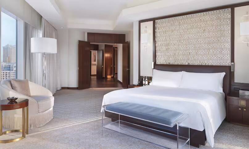 Astoria One Bedroom Suite - King Bed