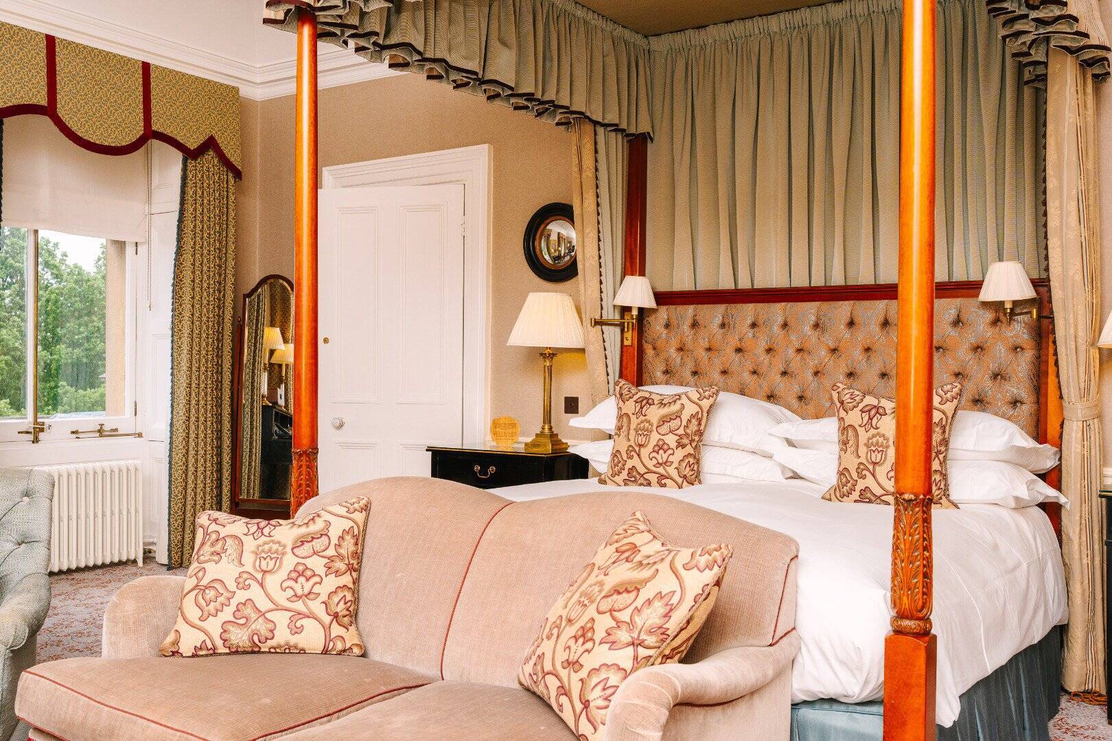 Mansion Deluxe Suite