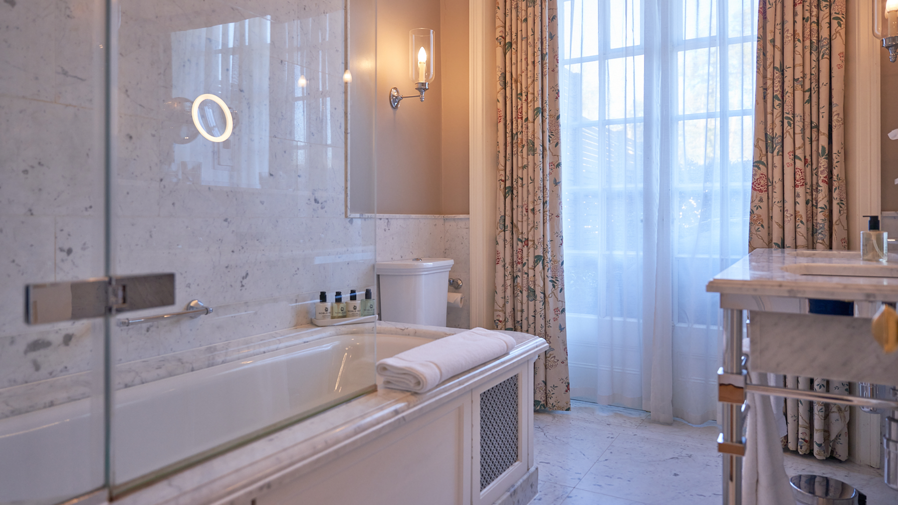 Classic Room with Hot Tub on the Terrace