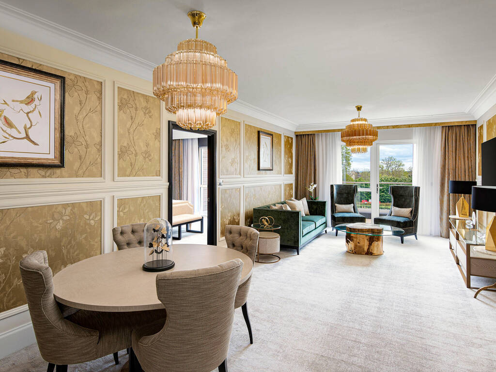 FAIRMONT ONE BEDROOM BALCONY SUITE
