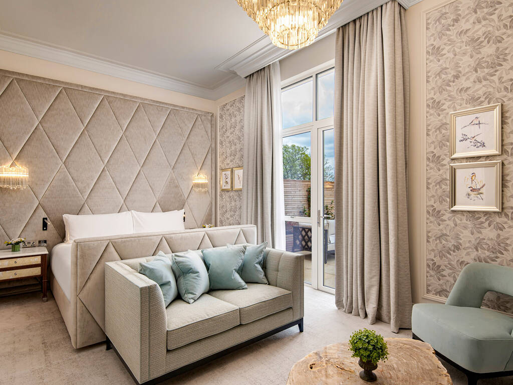 FAIRMONT ONE BEDROOM TERRACE SUITE