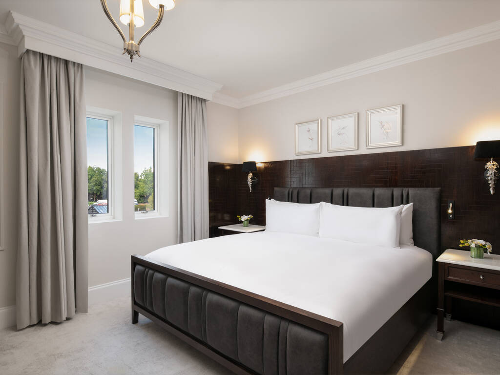 LUXURY TWO BEDROOM KING SUITE