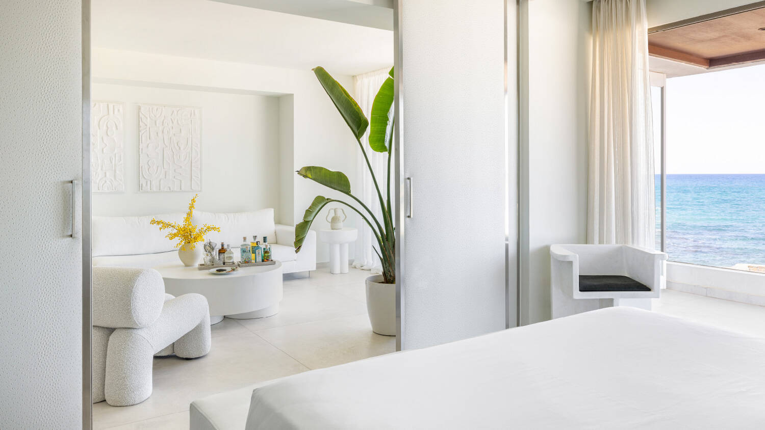 WHITE SUITE