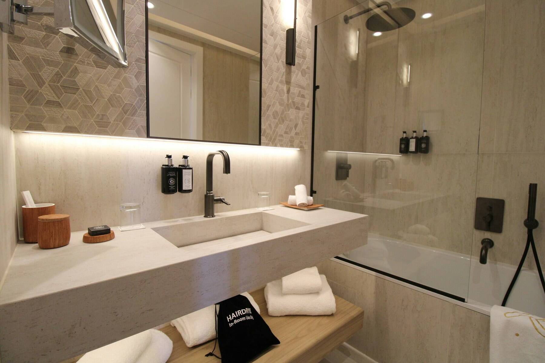 Prestige bay view room with balcony