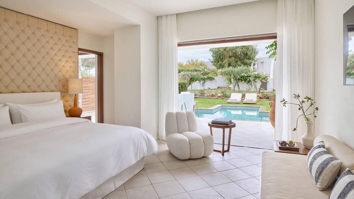 SWIM UP TWO BEDROOM SUITE