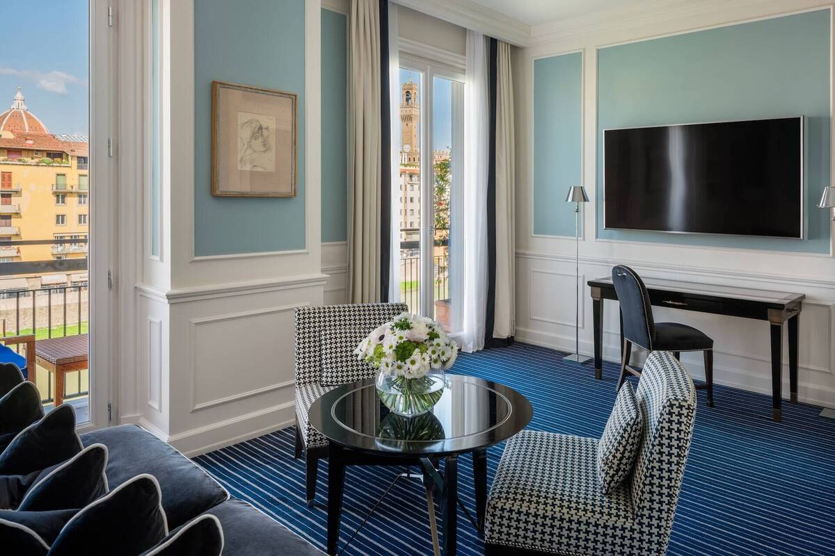 Studio Suite River View